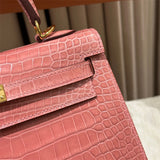  sophisticated shopper bag styled with outfit 12