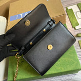 Close-up detail of structured modern women's handbag – women's everyday handbag
