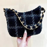 Zivas Charm Modern Minimalist Look Designer Handbag (Considered Detail & Form) – Close-Up Detail