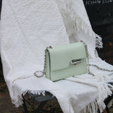  smart everyday bag detail view showing craftsmanship 20