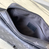  Contemporary shopper bag carried on shoulder 10