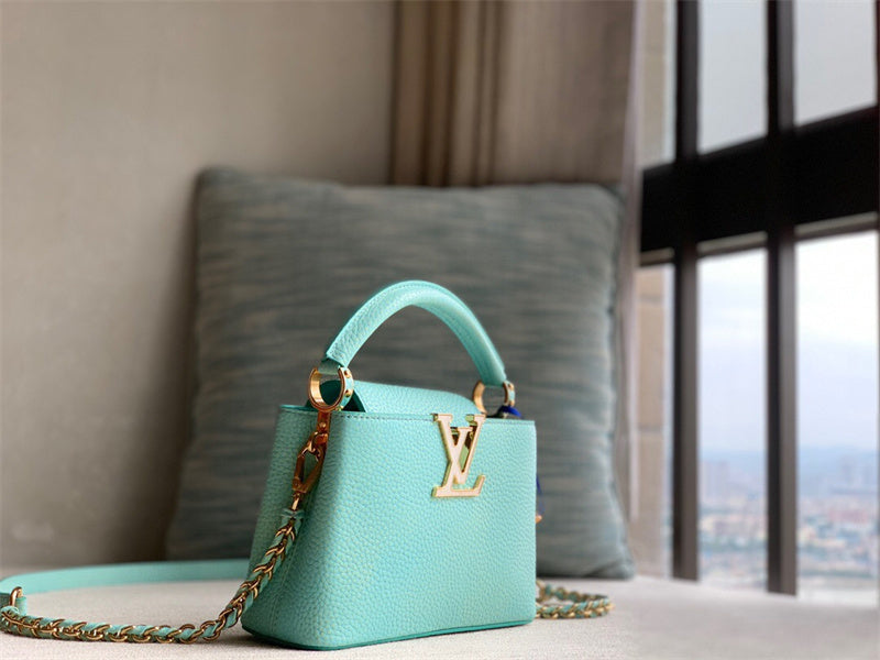  Modern shoulder bag front view 19