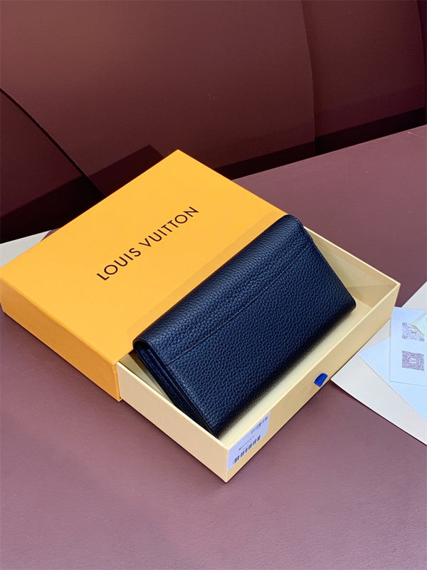  top-handle bag interior and compartment view