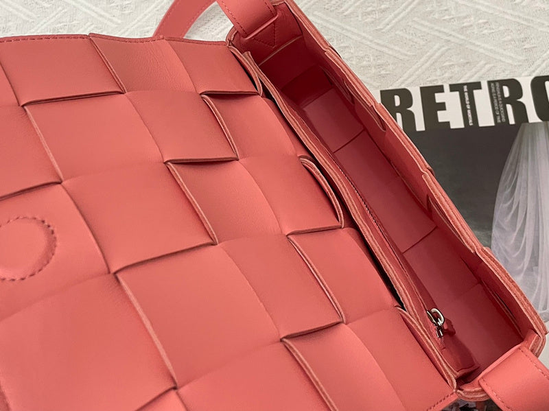 Effortless Faux Leather Handbag - Everyday Elegance | Women's Premium Handbag #1631 - hardware and detail close-up (image 5) of designer-inspired handbag