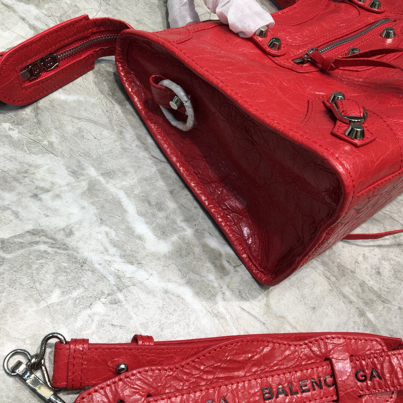 Contemporary Premium PU Leather Handbag - Polished Finish | Women's Premium Handbag #967 - texture close-up (image 9) of designer-inspired handbag