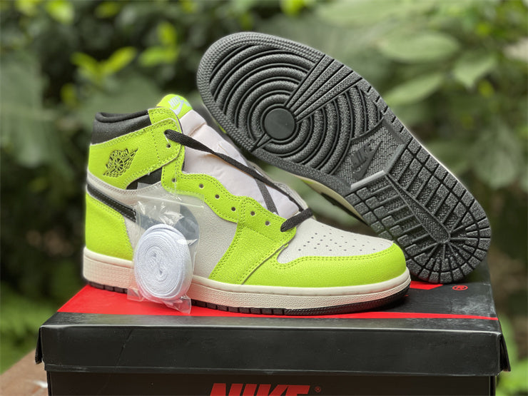 Nike Men's & Women's Designer Low-Top Shoes — Style 221 angle view