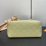  Everyday carryall bag carried on shoulder 40