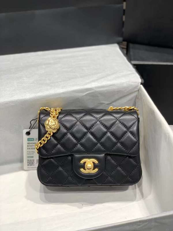 Zivas Charm Contemporary Flair Luxury Handbag (Elevated Accessory Essential) – Interior View