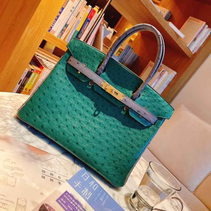 Interior view of streamlined premium bag