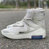 Nike Men's & Women's Premium Low-Top Trainers — Style 097