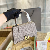 Ziva's Charm handbag – carry view (one versatile size)