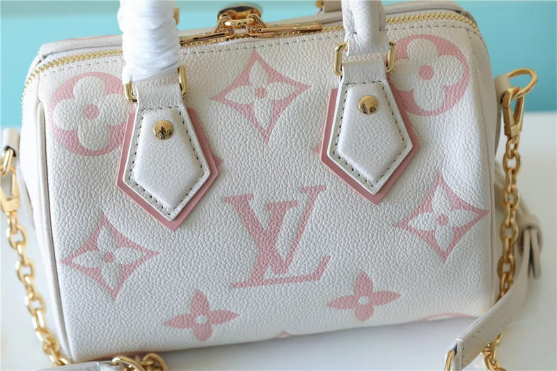  top-handle bag interior and compartment view
