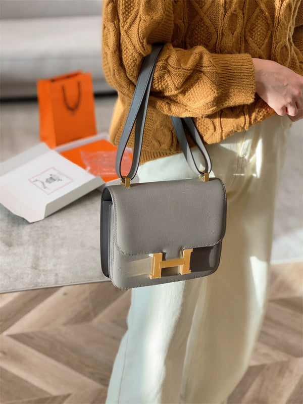 Streamlined bag women's premium everyday handbag
