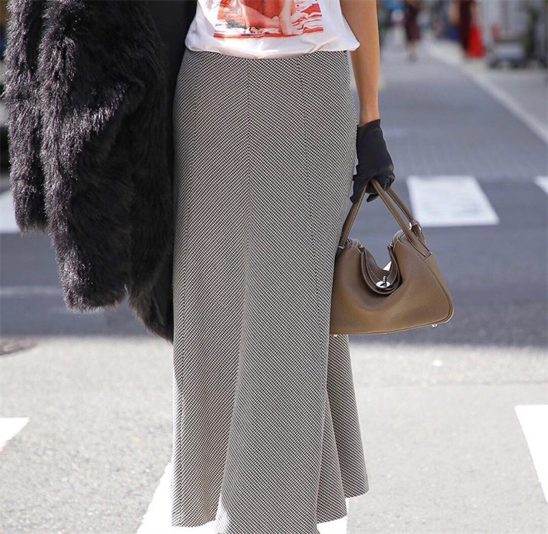  Elegant top-handle bag front view 7