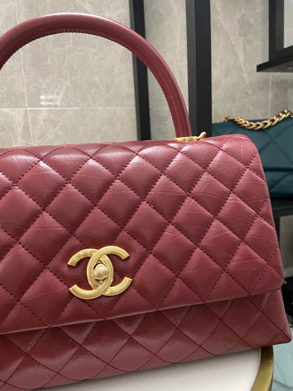  spacious purse view 7