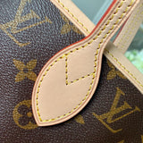 Front view of polished everyday-luxe women's handbag – women's luxury accessory