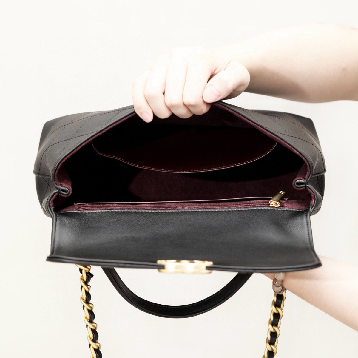 Chanel 25S Small Bag detail shot – authentic designer craftsmanship