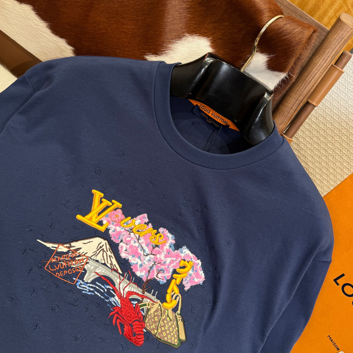Louis Vuitton T-Shirts? Louis Vuitton Lou T-shirt Premium Designer Cotton T-Shirt