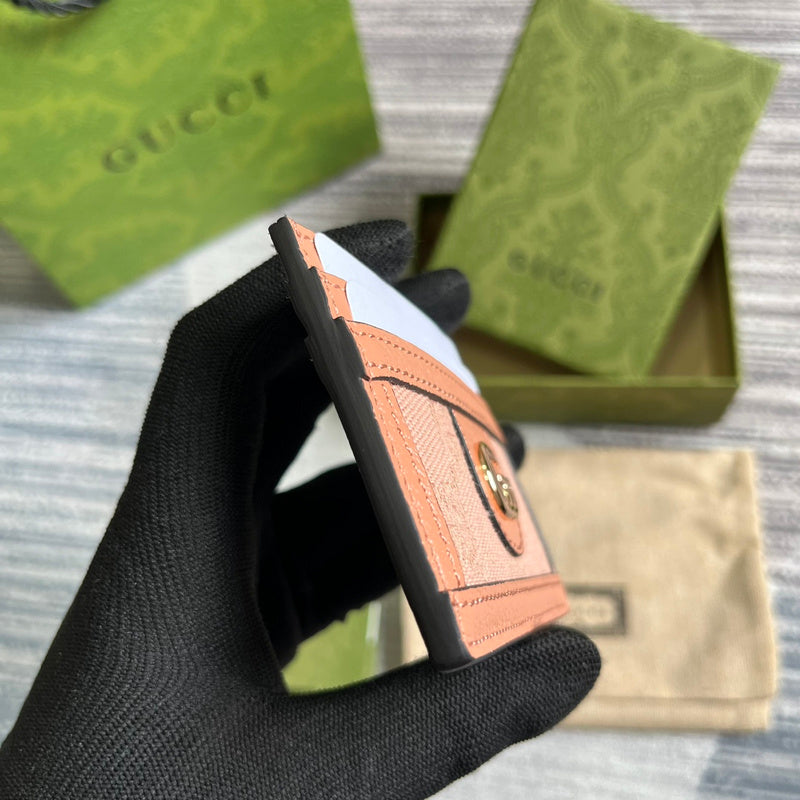 Handle and strap detail of signature chic women's handbag – women's luxury accessory