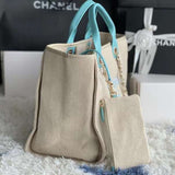 Zivas Charm Sleek Silhouette Everyday Handbag (Considered Detail & Form) – Close-Up Detail