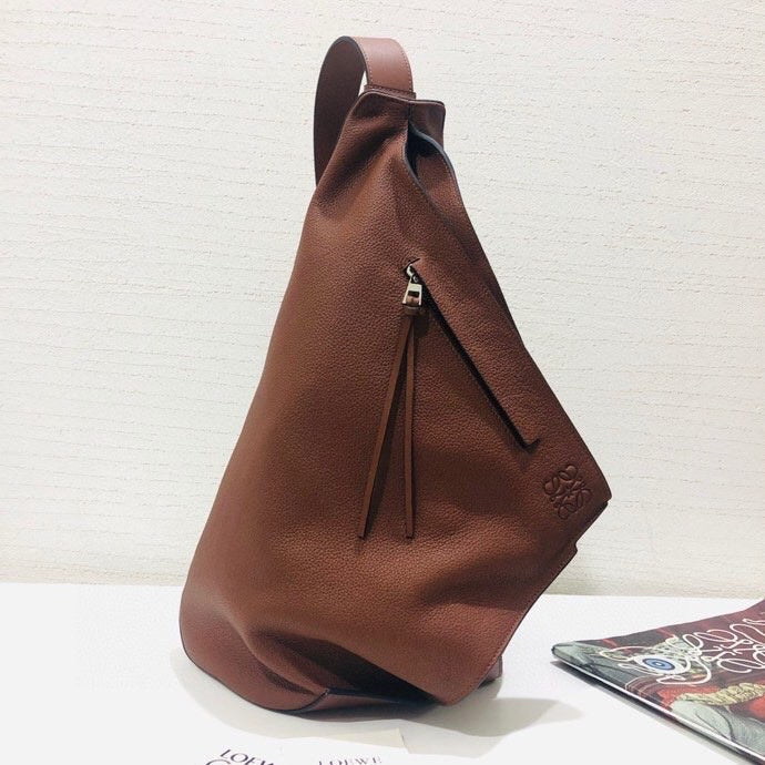 Ziva's Charm handbag – close-up view (25cm*47cm*19cm)