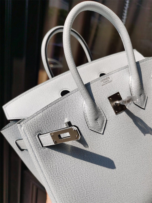  Streamlined structured bag front view 7
