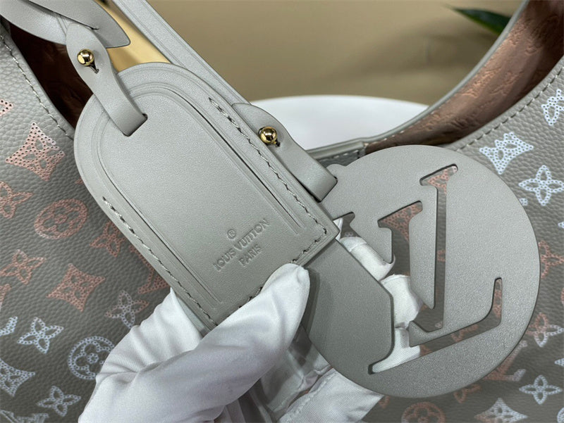  Effortless carryall bag carried on shoulder