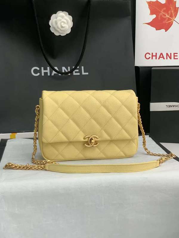 Zivas Charm Sleek Silhouette Luxury Handbag (Signature Shape & Finish) – Close-Up Detail