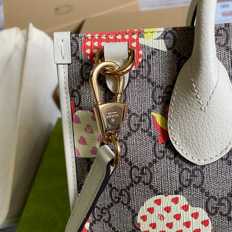 Styled lifestyle shot of classic everyday-luxe women's handbag – women's statement bag