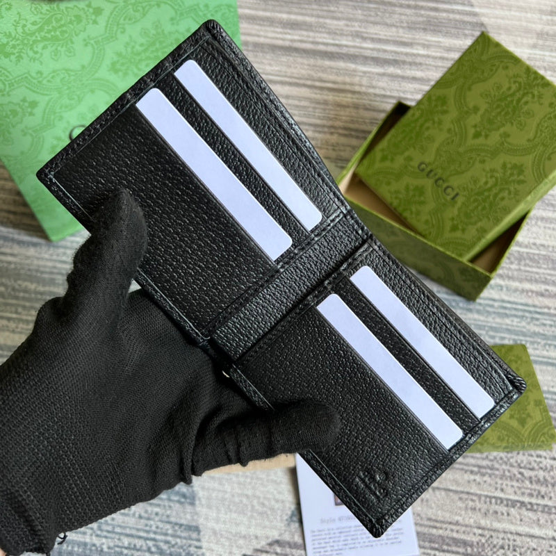 Close-up detail of everyday-luxe modern women's handbag – women's luxury accessory