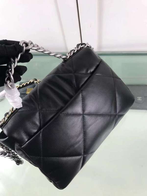 Zivas Charm Effortless Sophistication Designer Handbag (Refined Modern Silhouette) – Detail View
