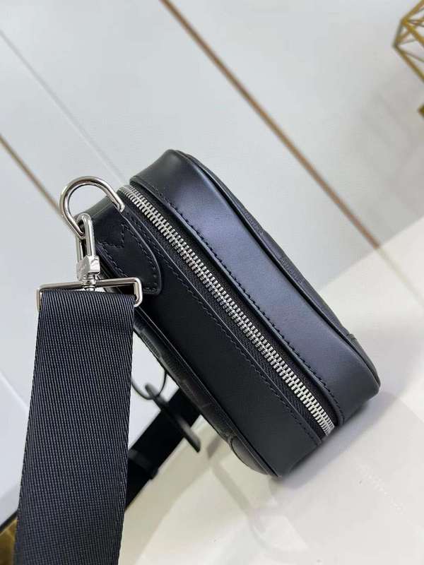Styled lifestyle shot of statement modern women's handbag – women's everyday handbag