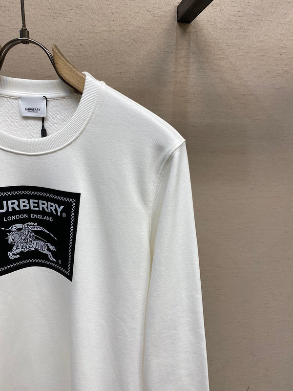Full silhouette view of Burberry luxury piece style No.375