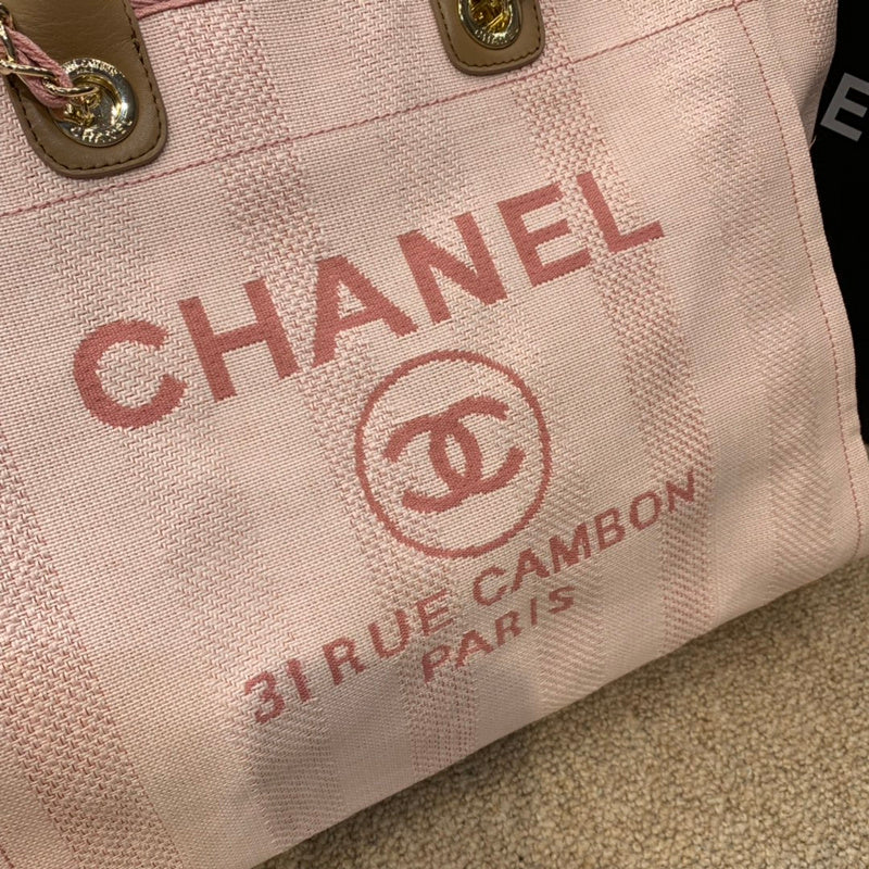  spacious purse view 9
