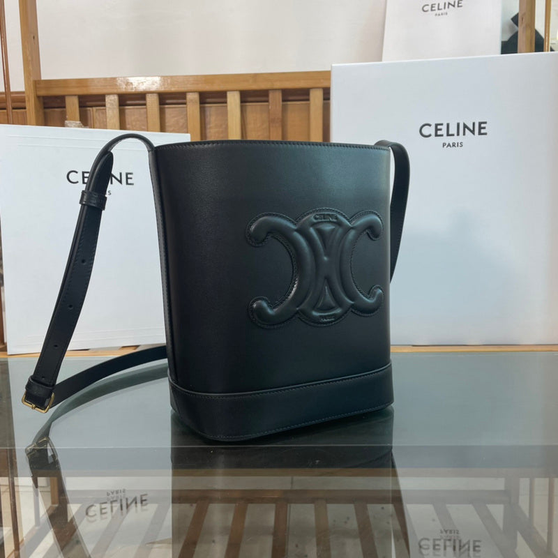 Interior view of refined classic women's handbag – women's everyday handbag