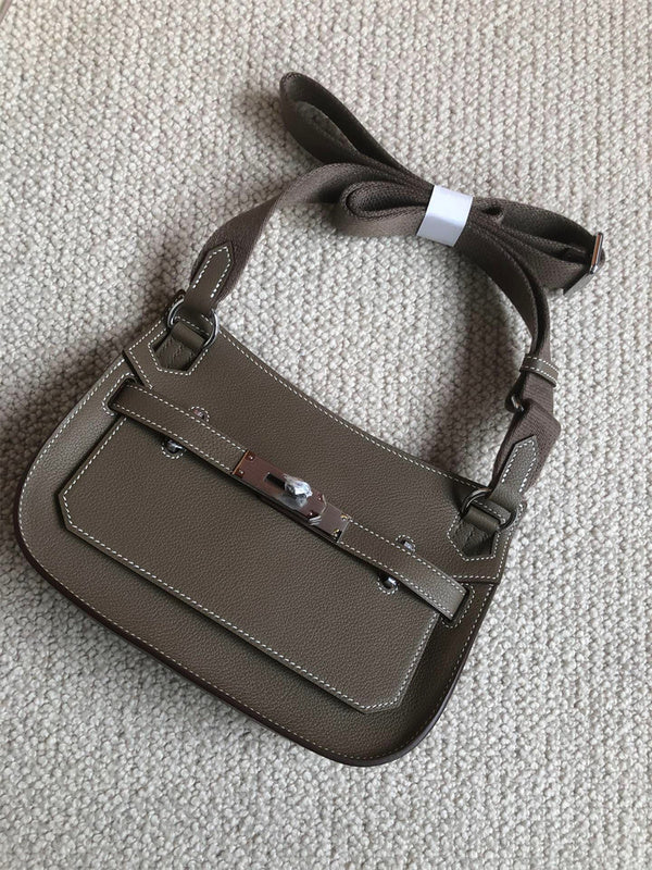  carryall bag interior and compartment view 9