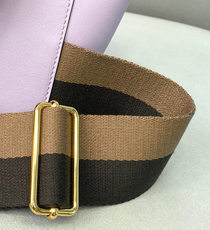 Ziva's Charm handbag – close-up view (12cm*10cm*19cm)