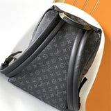 Essential top-handle bag carried on shoulder
