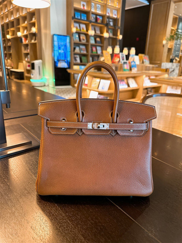  Statement shopper bag carried on shoulder