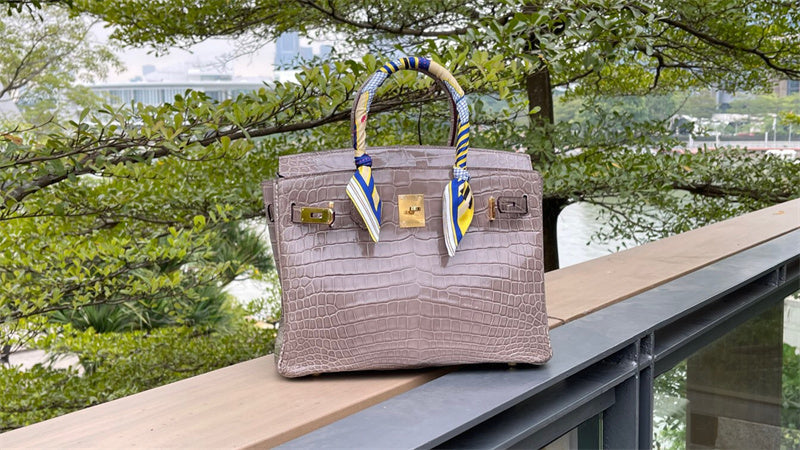  tailored structured bag detail view showing craftsmanship 14