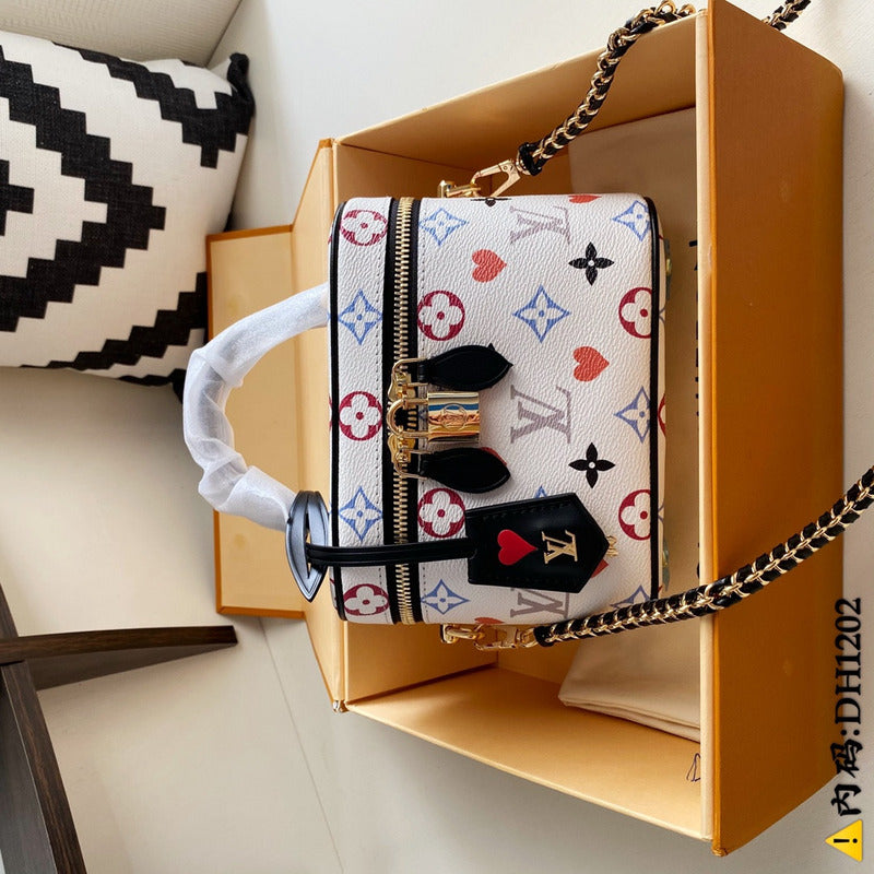 Close-up detail of classic structured women's handbag – women's everyday handbag