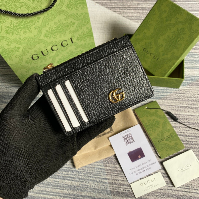 Front view of modern signature women's handbag – women's luxury accessory