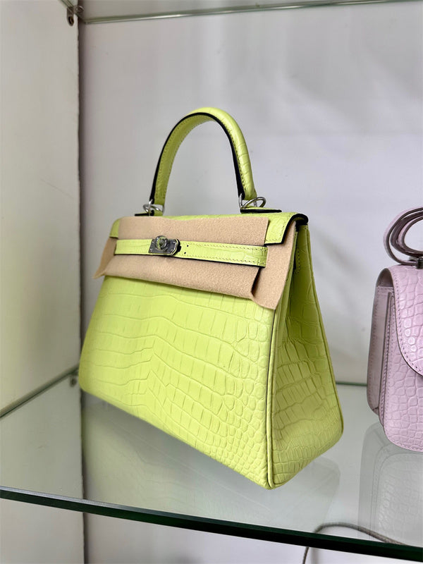  sophisticated structured bag styled with outfit