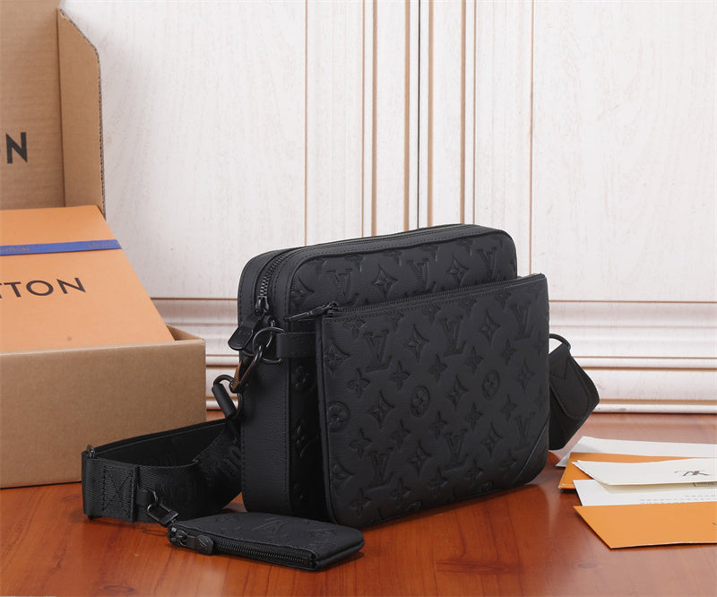  satchel interior and compartment view