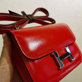  chic tote bag detail view showing craftsmanship