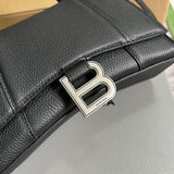 Interior view of polished classic women's handbag – women's everyday handbag
