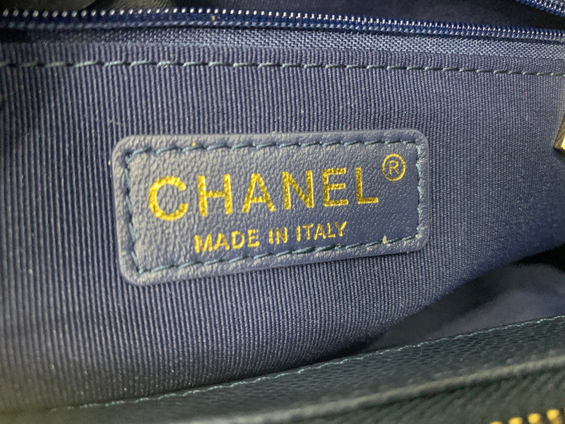  women's handbag, spacious design, view 9