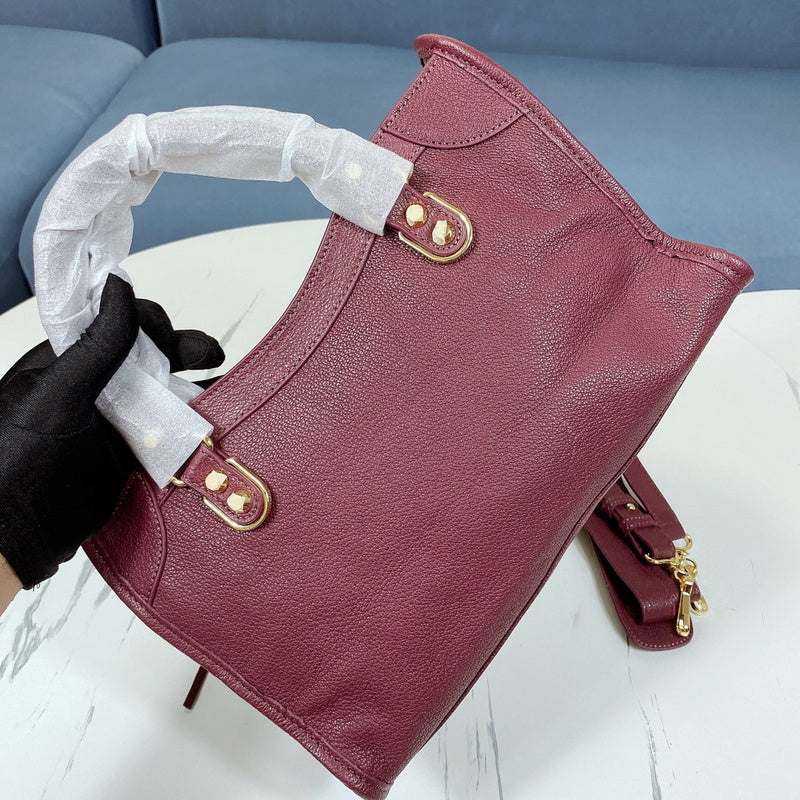 Zivas Charm Classic Sensibility Fashion Handbag (Refined Modern Silhouette) – Styled Look