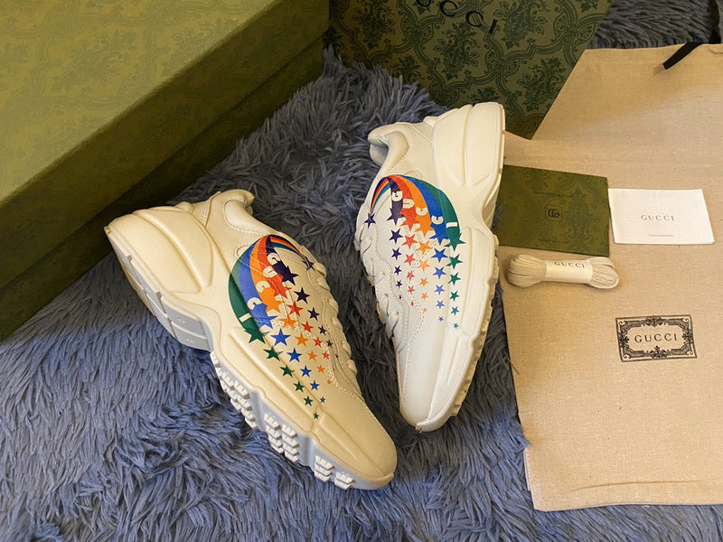Gucci classic monochrome luxury sneakers view 8 cushioned comfort fit