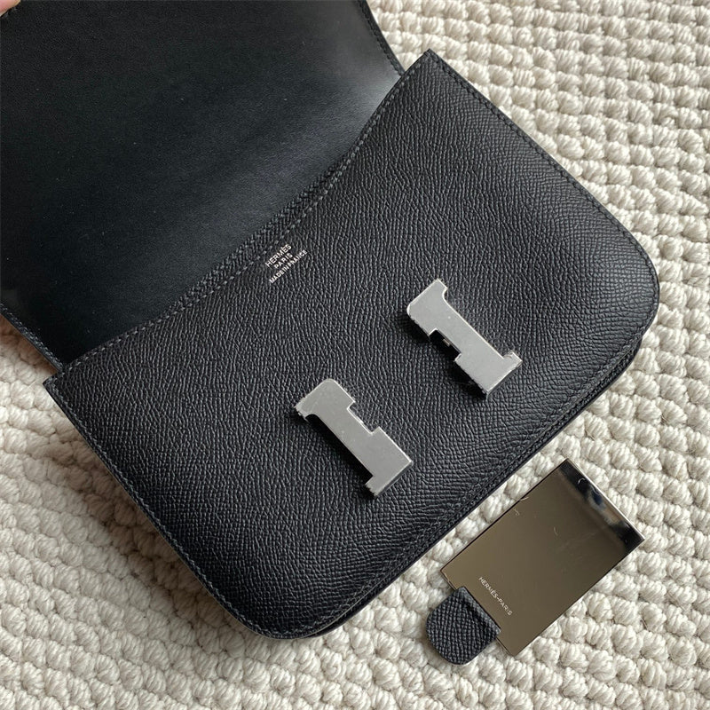 Streamlined bag shown from front angle